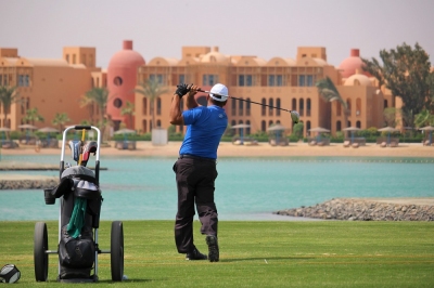 Golfspieler in El Gouna Aegypten (Alexander Mirschel)  Copyright 
Informations sur les licences disponibles sous 'Preuve des sources d'images'